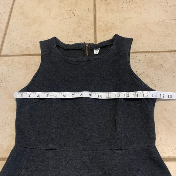 Old Navy Dark Gray Sleeveless Knit Dress with Pockets, Size M - Picture 4 of 6